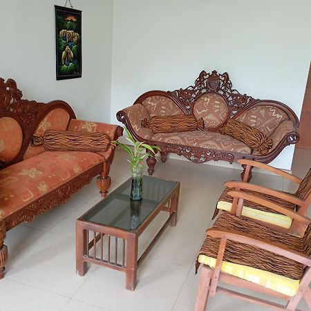 Larn'S Villa Hotel & Apartment Wadduwa Buitenkant foto