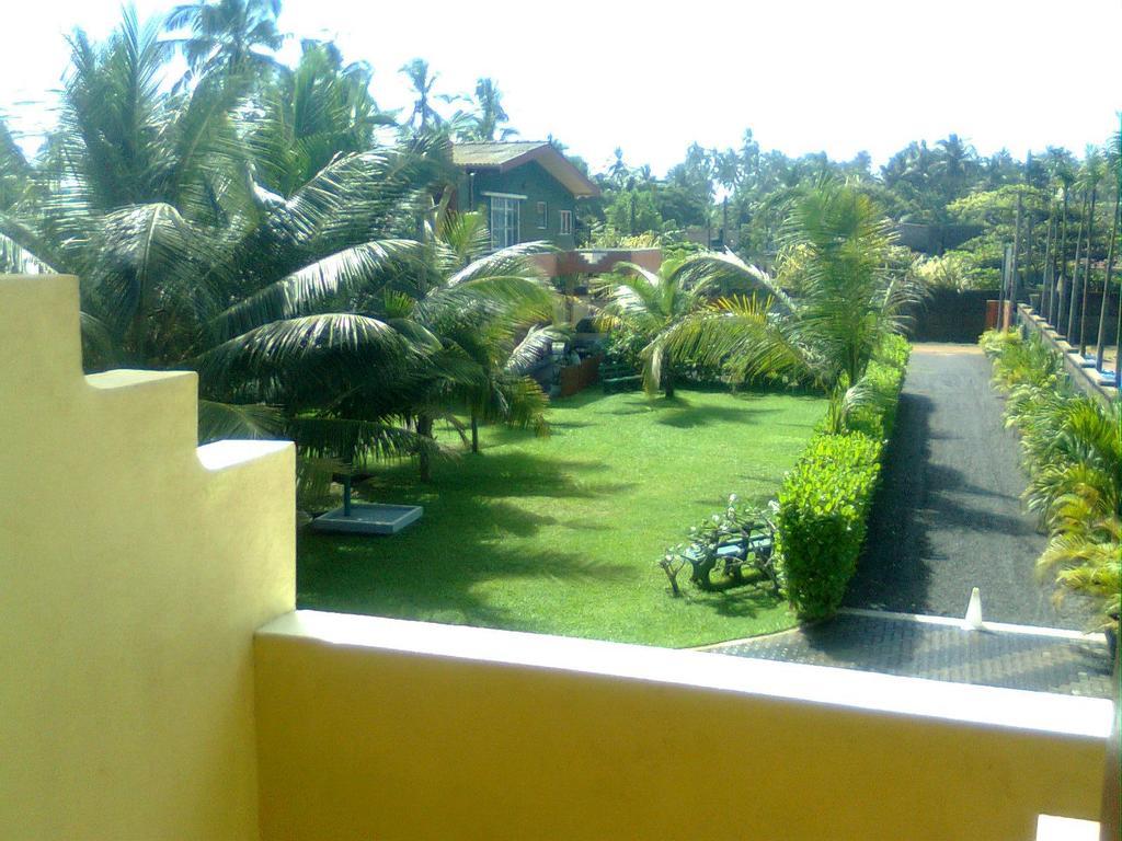 Larn'S Villa Hotel & Apartment Wadduwa Buitenkant foto
