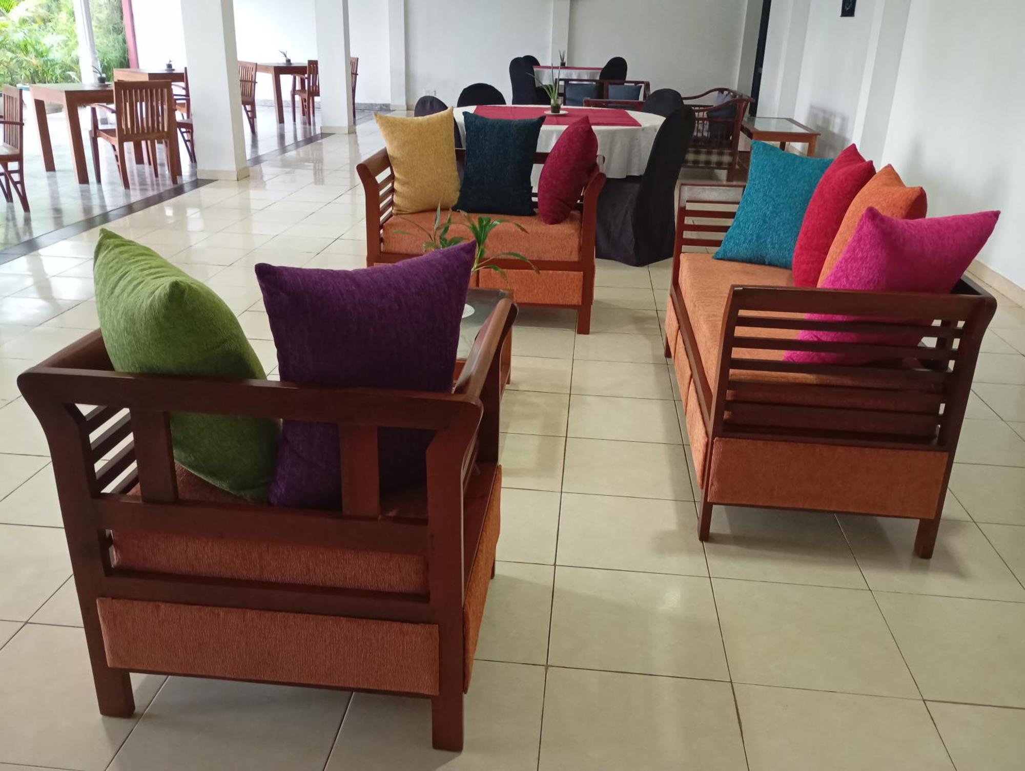 Larn'S Villa Hotel & Apartment Wadduwa Buitenkant foto