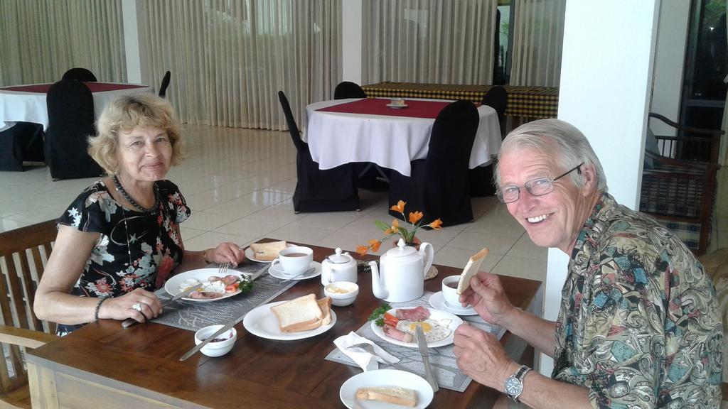 Larn'S Villa Hotel & Apartment Wadduwa Buitenkant foto