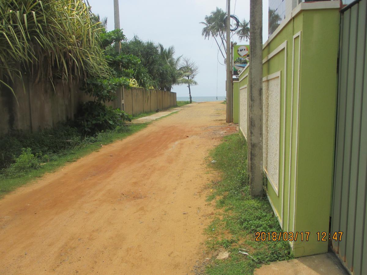 Larn'S Villa Hotel & Apartment Wadduwa Buitenkant foto