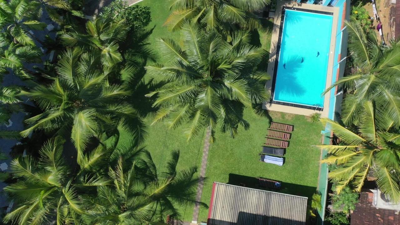 Larn'S Villa Hotel & Apartment Wadduwa Buitenkant foto