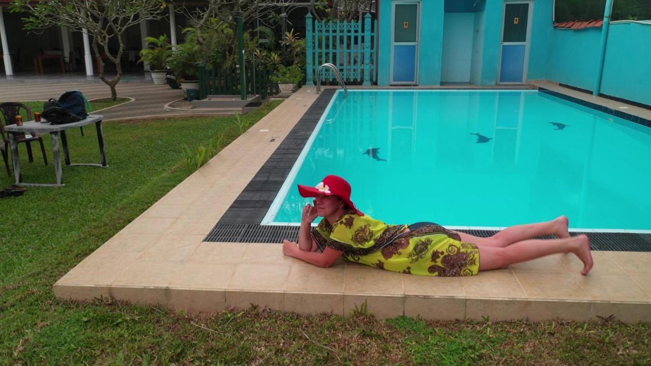Larn'S Villa Hotel & Apartment Wadduwa Buitenkant foto